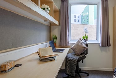 1 bed house, De Walden Way, City Centre, Bradford, BD71BD - Image 5